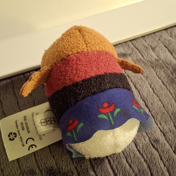 Disney Tsum Tsum Frozen Anna mini plush 3.5" - Picture 3 of 11